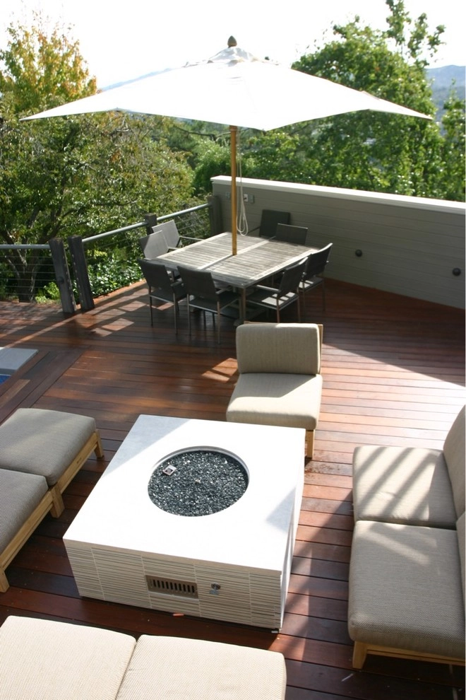 Outdoor Guest Room, Pool House & Deck by DVA Consulting And Design - Photo 4