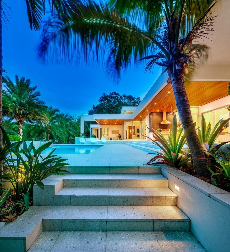 Harbor Acres Residence by DWY Landscape Architects - Photo 3