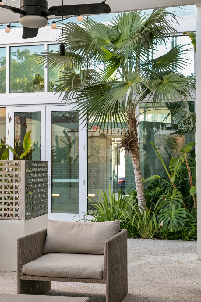 Sarasota Modern Hotel by DWY Landscape Architects - Photo 14