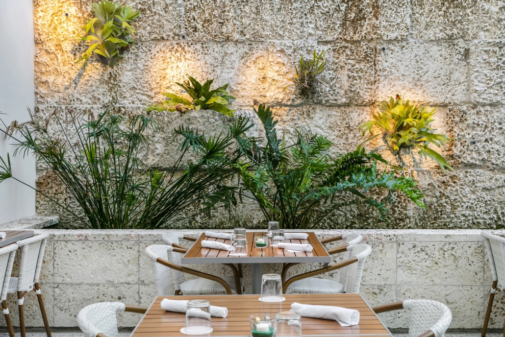 Sarasota Modern Hotel by DWY Landscape Architects - Photo 12