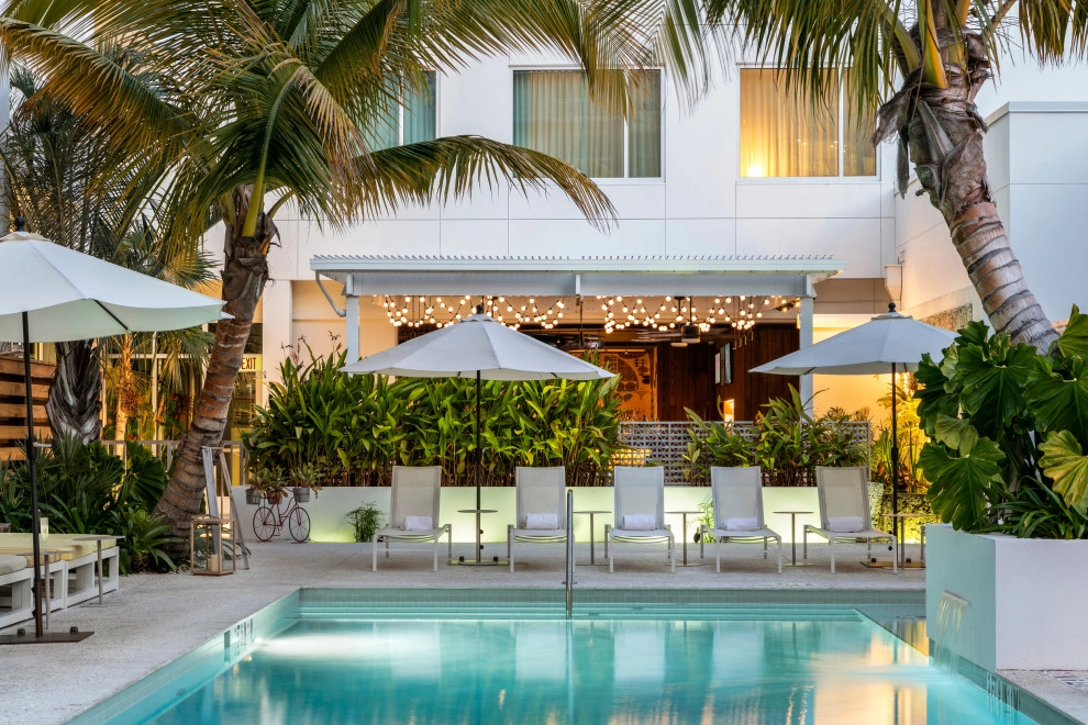 Sarasota Modern Hotel by DWY Landscape Architects - Photo 3