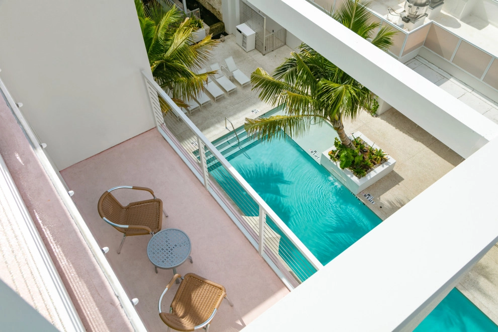 Sarasota Modern Hotel by DWY Landscape Architects - Photo 8