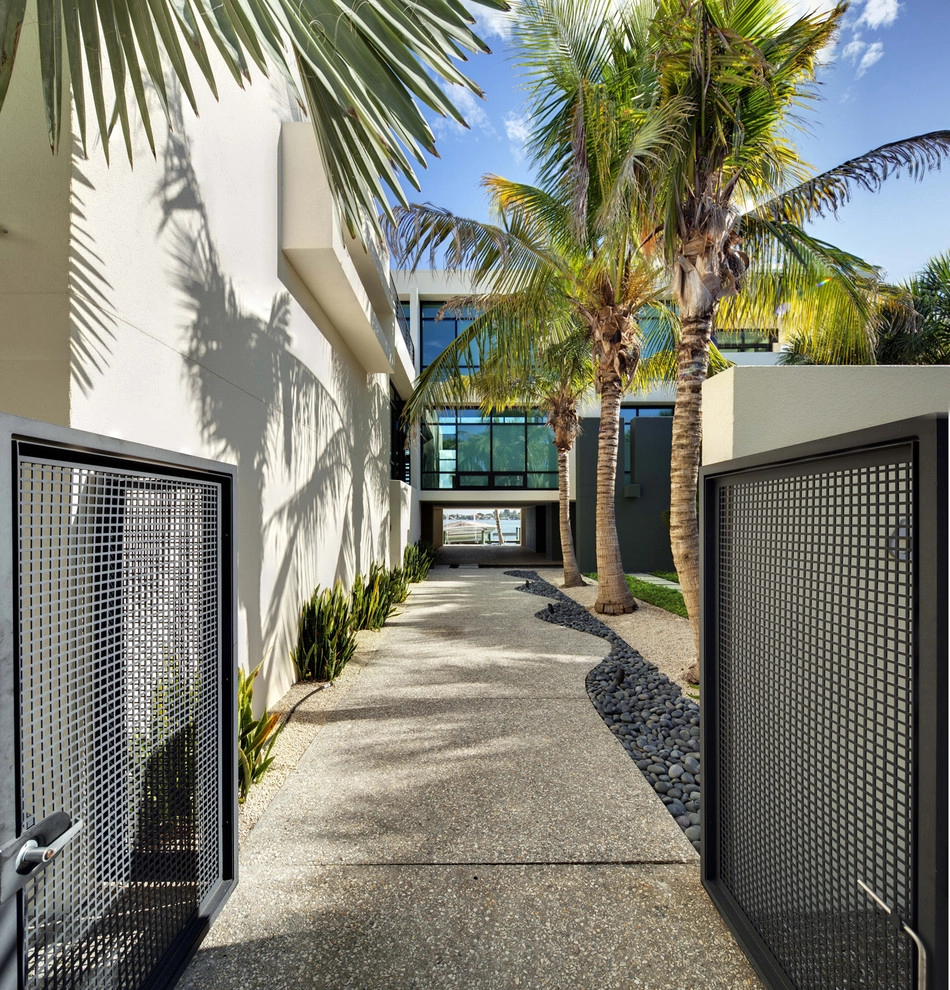 CH Modern Residence by DWY Landscape Architects - Photo 3