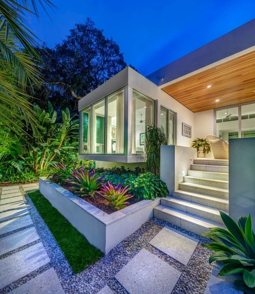 Harbor Acres Residence by DWY Landscape Architects - Photo 5