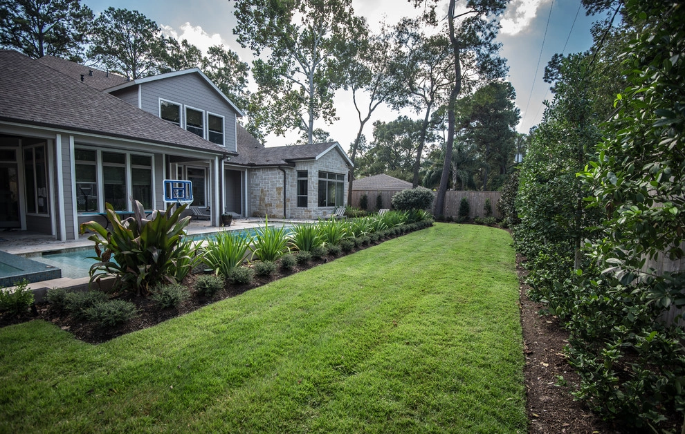 Hillshire Village Backyard Paradise by E.L.I. Land Design, LLC - Photo 2
