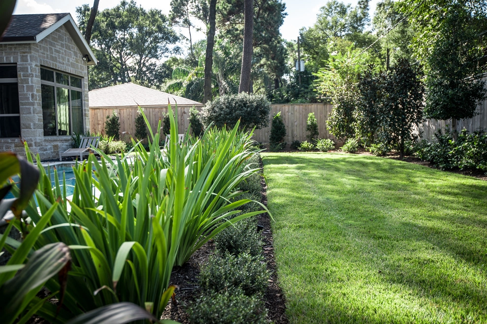 Hillshire Village Backyard Paradise by E.L.I. Land Design, LLC - Photo 4