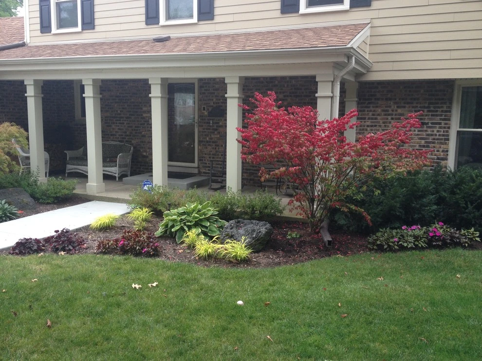 Curb Appeal in Northbrook by Green City Gardens - Photo 3