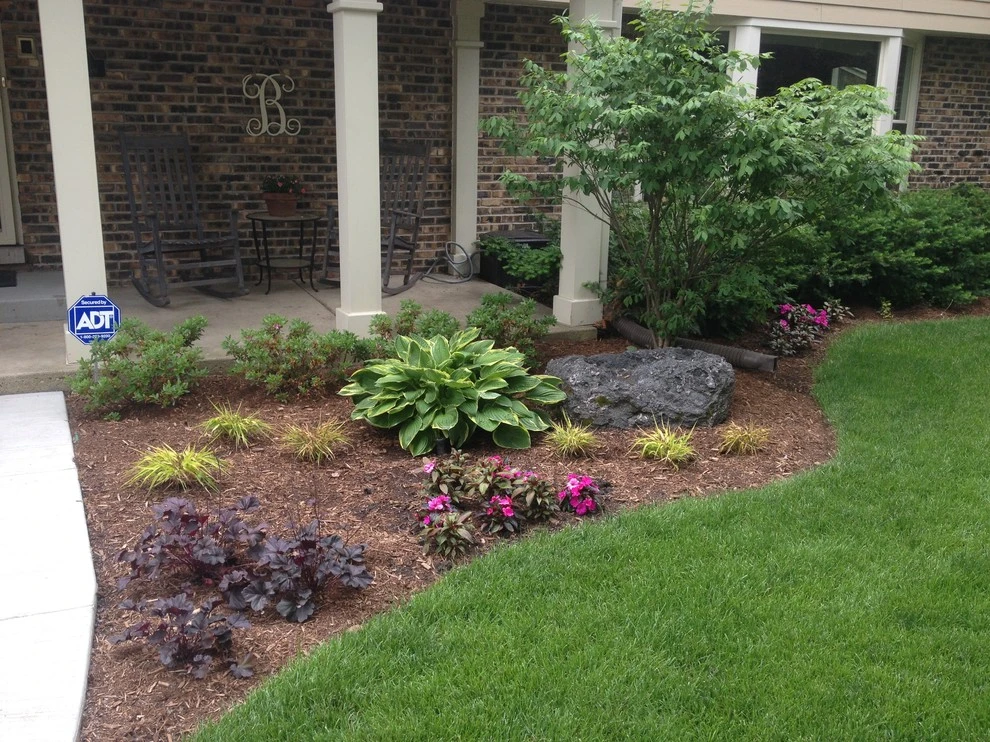 Curb Appeal in Northbrook by Green City Gardens - Photo 2