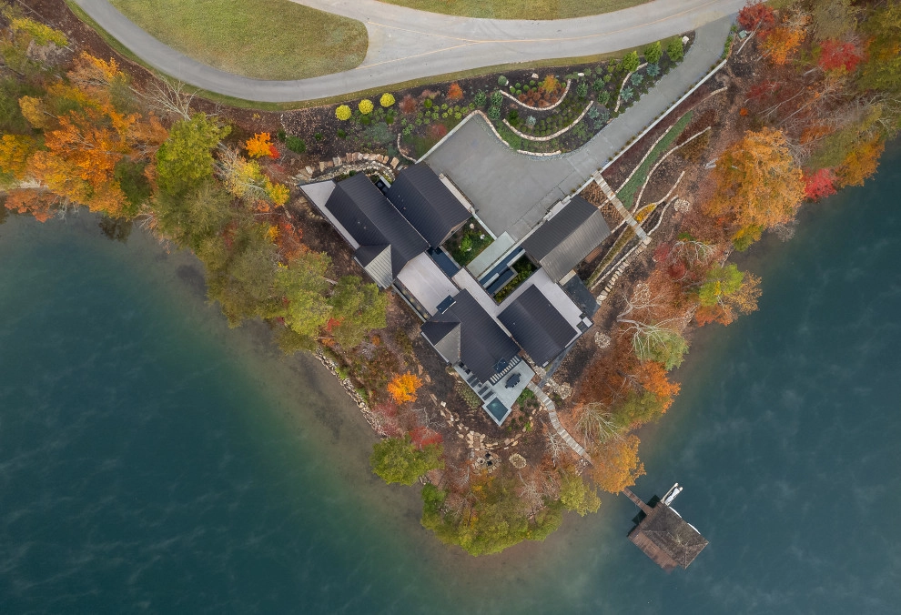 A Modern Peninsula by Earth Design, Inc. - Photo 2
