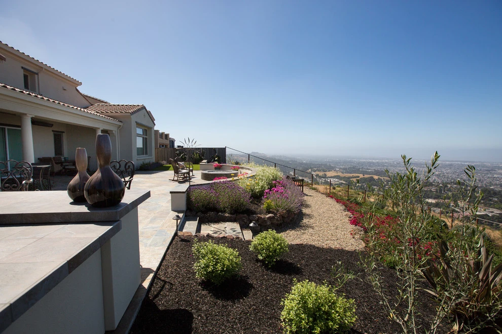 Campus Residence by Lazar Landscape Design And Construction - Photo 11