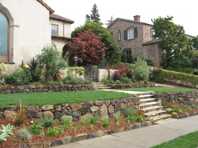 Courtyard Entry Garden by Lazar Landscape Design And Construction - Photo 5