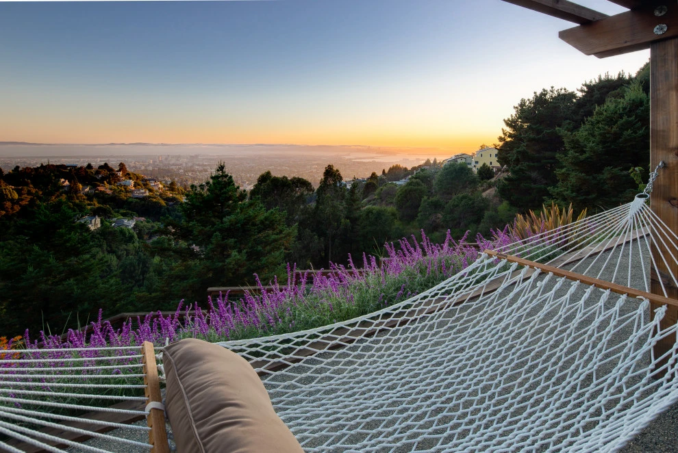 Dawn Residence by Lazar Landscape Design And Construction - Photo 2