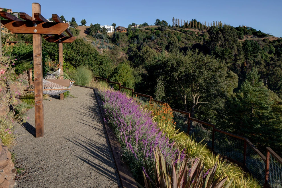 Dawn Residence by Lazar Landscape Design And Construction - Photo 11