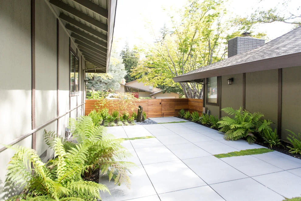 Shawnee Residence by Lazar Landscape Design And Construction - Photo 7