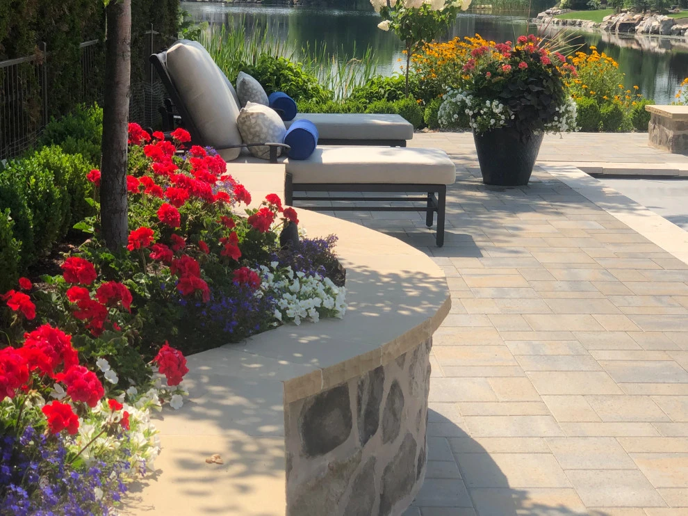 Annual Planting Projects by Lush Custom Gardening Company - Photo 2