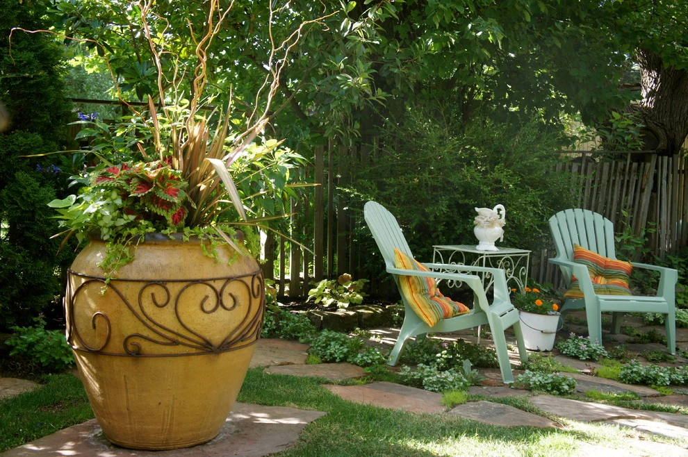 2013 Garden Tour Home by Lush Custom Gardening Company - Photo 10