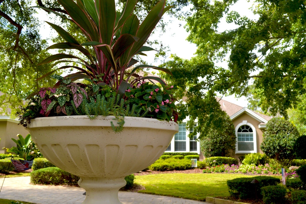 Landscaping by Earth Works - Photo 8