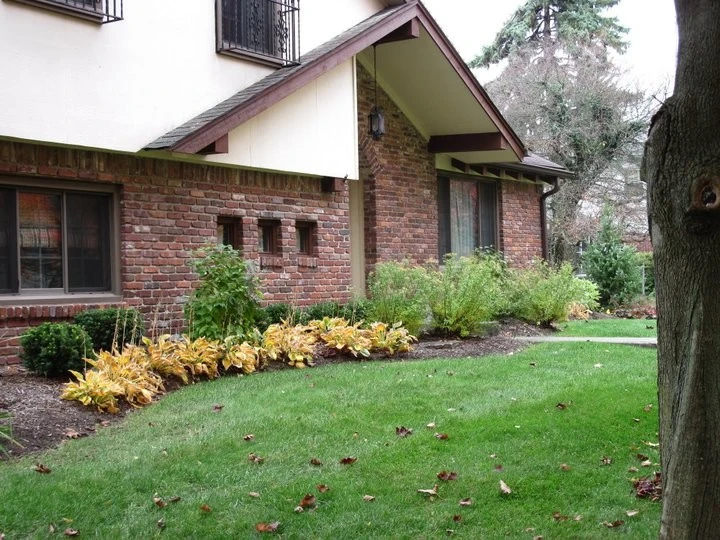 Front Yard Landscaping by LA Landscapes - Photo 4