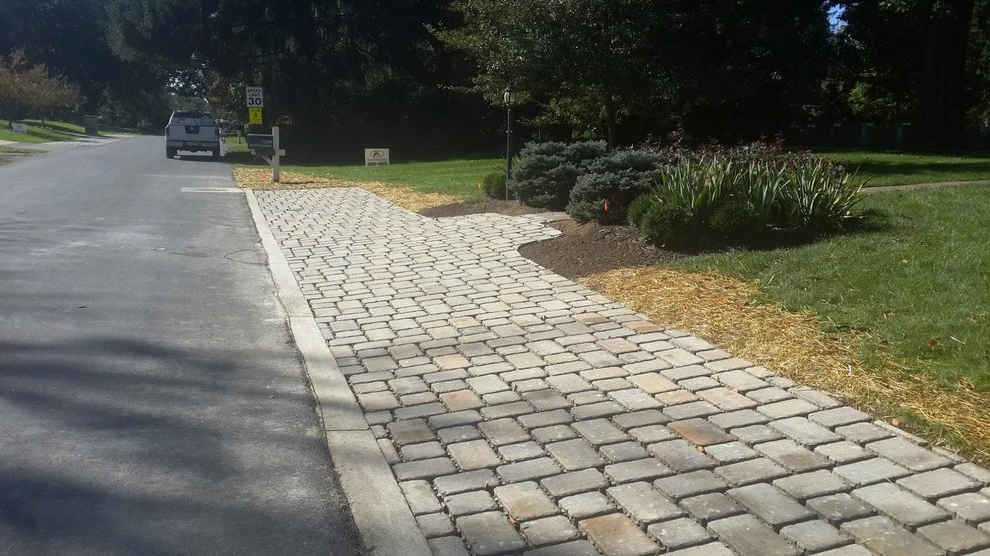 Front Yard Landscaping by LA Landscapes - Photo 3