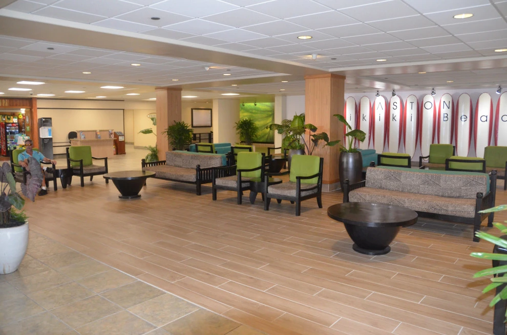 Waikiki Beach Hotel by Lanaiscapes - Photo 20