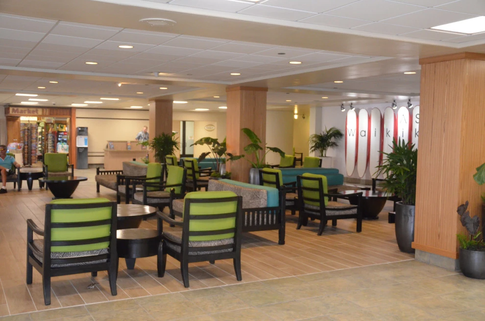 Waikiki Beach Hotel by Lanaiscapes - Photo 15