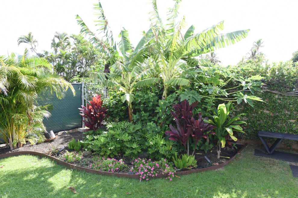 Outdoor Space with Square Pavers by Lanaiscapes - Photo 5