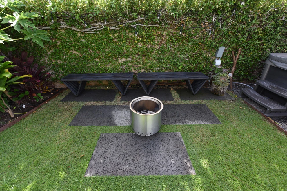 Outdoor Space with Square Pavers by Lanaiscapes - Photo 4