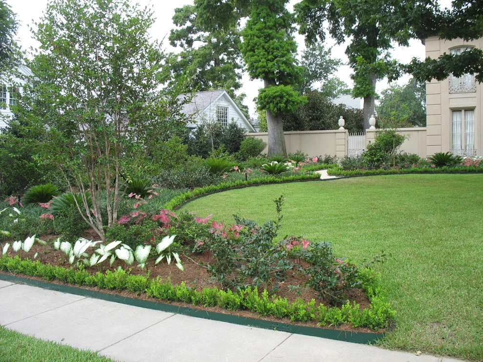 Private gardens in New Orleans by Peter Raarup Landscape Design - Photo 12