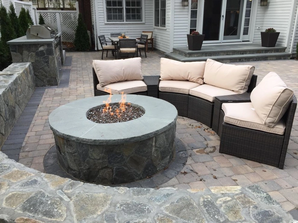 Backyard Entertaining by Elizabeth Gourley Design - Photo 3