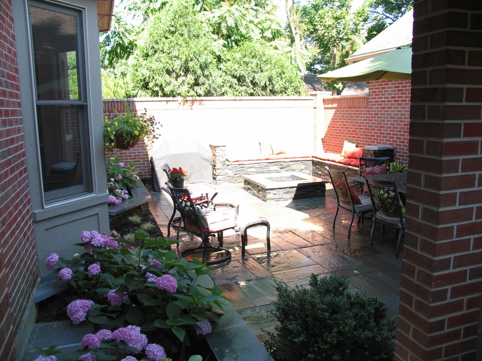 Wheaton Courtyard by Nelson Design Associates, Inc. - Photo 5