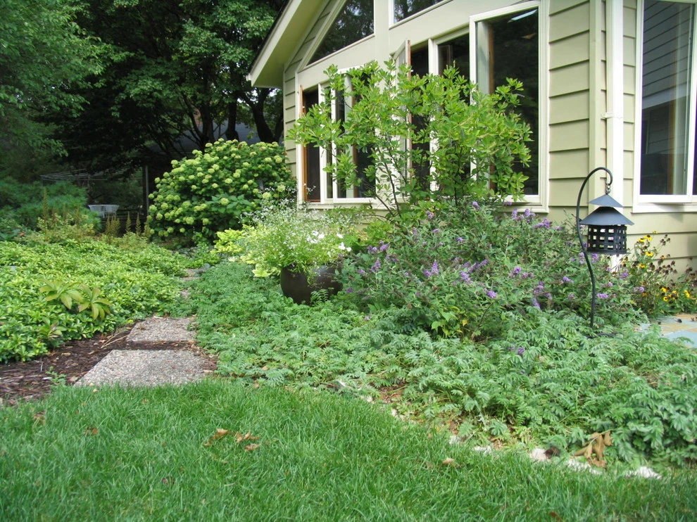 Naperville Backyard Landscape by Nelson Design Associates, Inc. - Photo 9