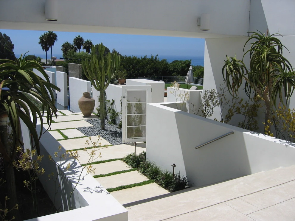 R Malibu Residence by Sage Design Studios, Inc. - Photo 7