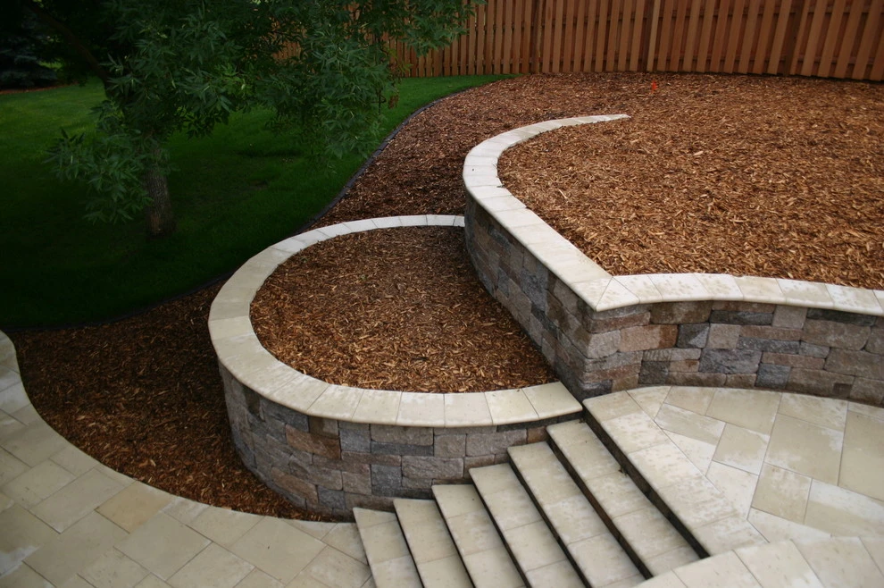 Mendota Heights, MN-Back Yard Project by Steve Wilde - Bachman's Landscape Design - Photo 2