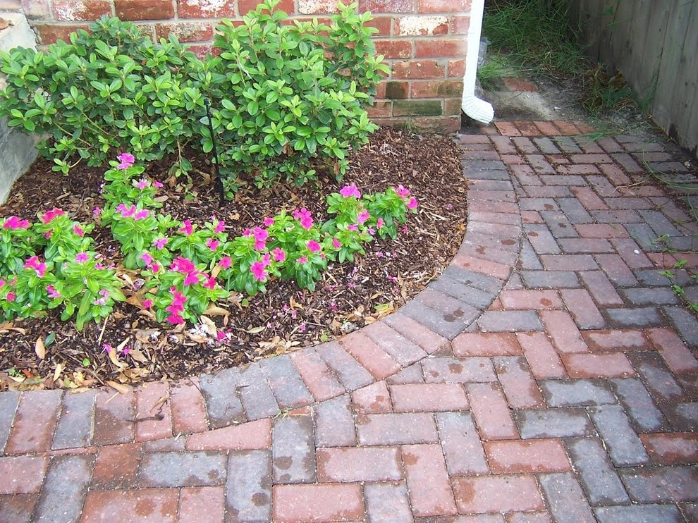 Walkways & Paths by Exterior Designs, Inc. By Beverly Katz - Photo 2