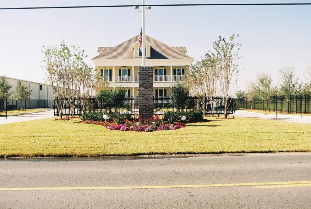 Commercial Landscapes by Exterior Designs, Inc. By Beverly Katz - Photo 11