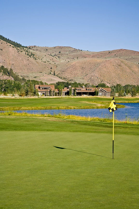 Mountain Golf Course Landscape by Terry T. King Landscape Architecture - Photo 11