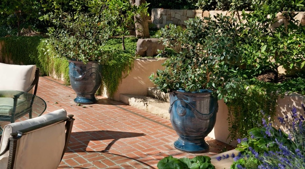 Montecito Hideaway by Eye Of The Day - Photo 3