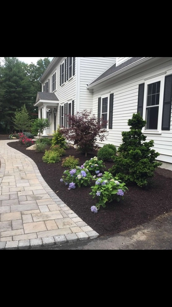 Fasolino Landscape Design & Maintenance by Fasolino Landscape Design & Construction Inc. - Photo 3