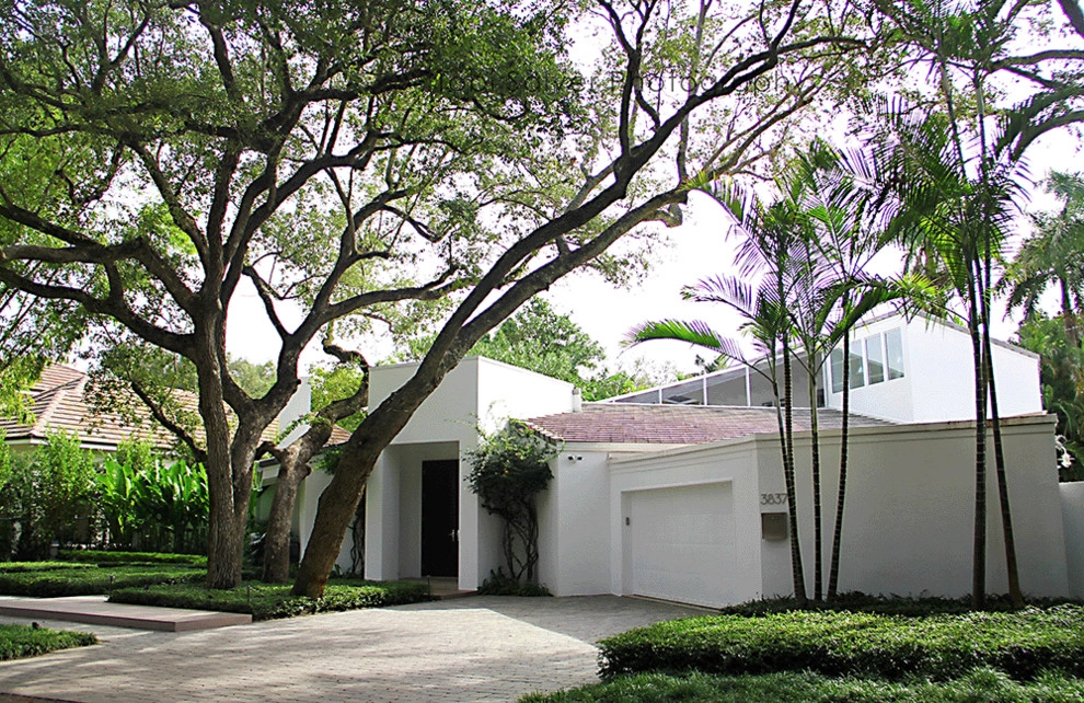 Contemporary Sanctuary by Fernando Wong Outdoor Living Design - Photo 2