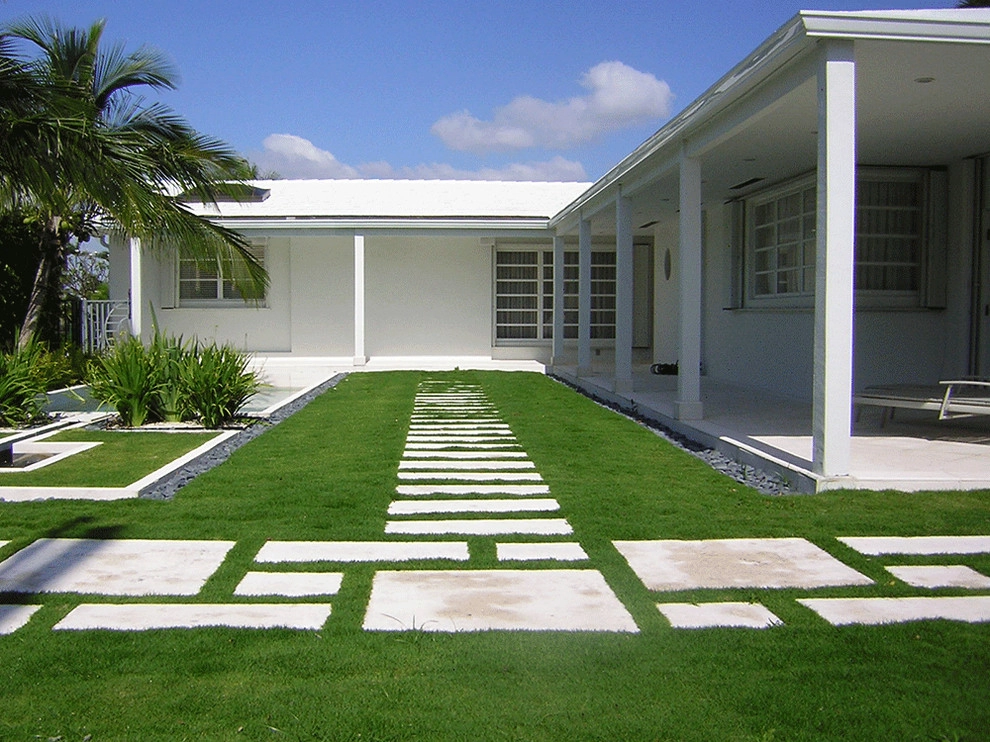 Mid Century Modern by Fernando Wong Outdoor Living Design - Photo 2