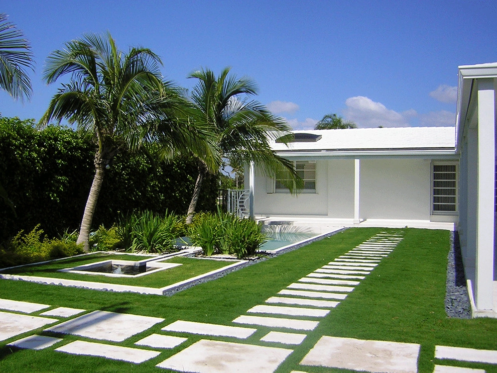 Mid Century Modern by Fernando Wong Outdoor Living Design - Photo 5