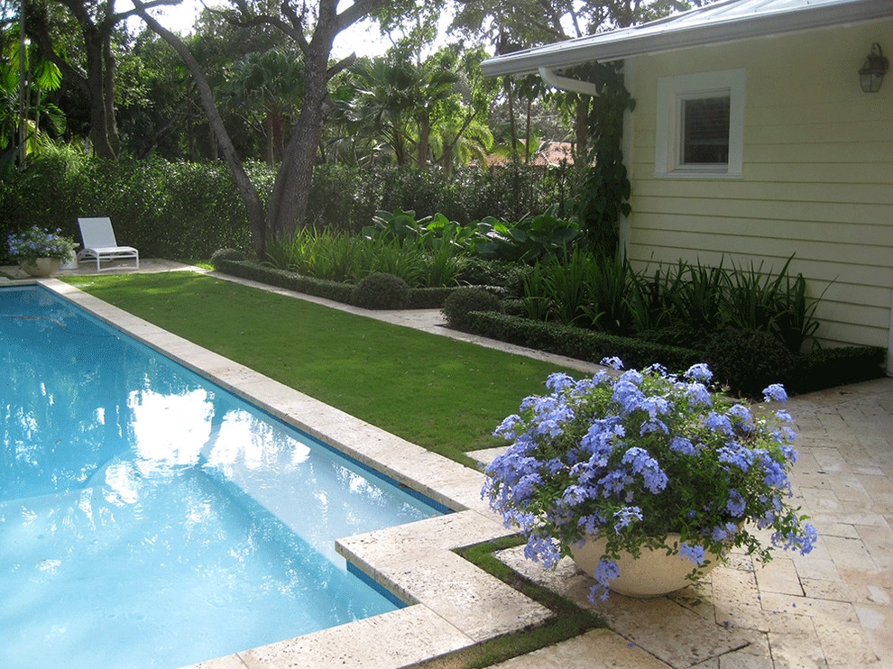 Poolside Retreat by Fernando Wong Outdoor Living Design - Photo 8