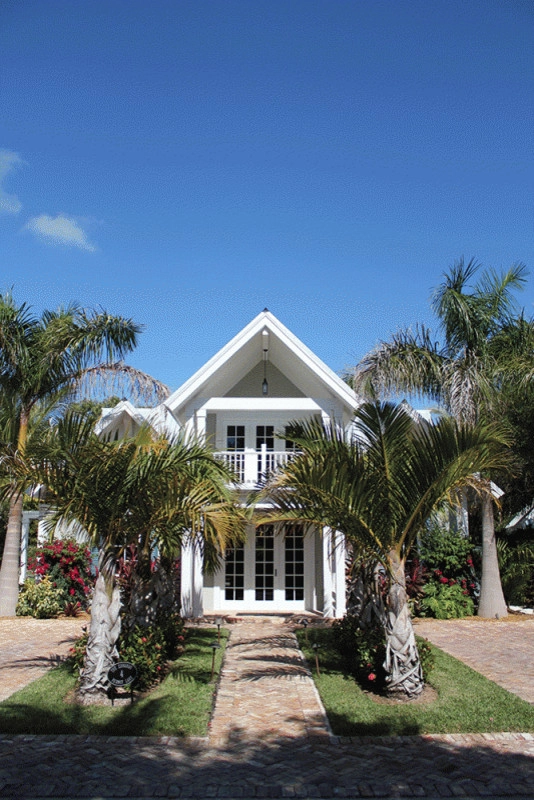 Island Cottage by Fernando Wong Outdoor Living Design - Photo 2