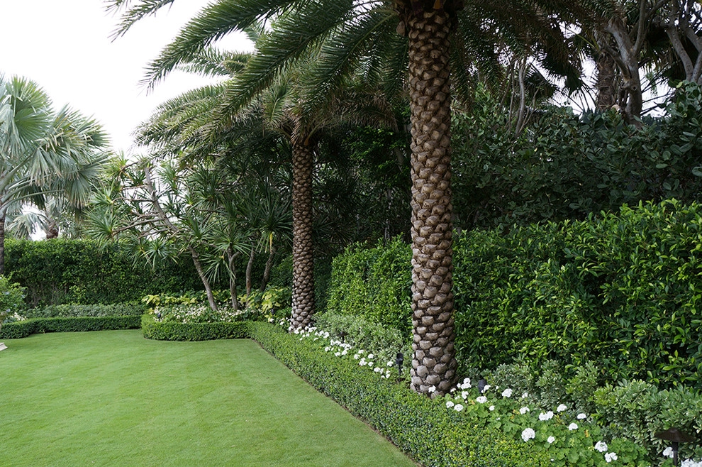 Oceanfront Estate by Fernando Wong Outdoor Living Design - Photo 14