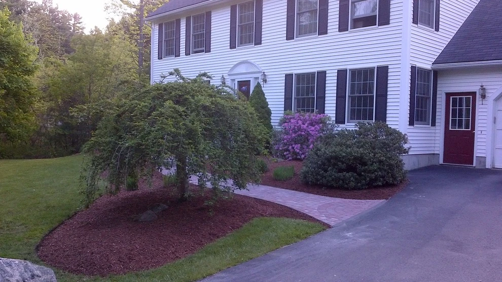 Walkway Gilford by A Cut Above Landscaping Inc. - Photo 3