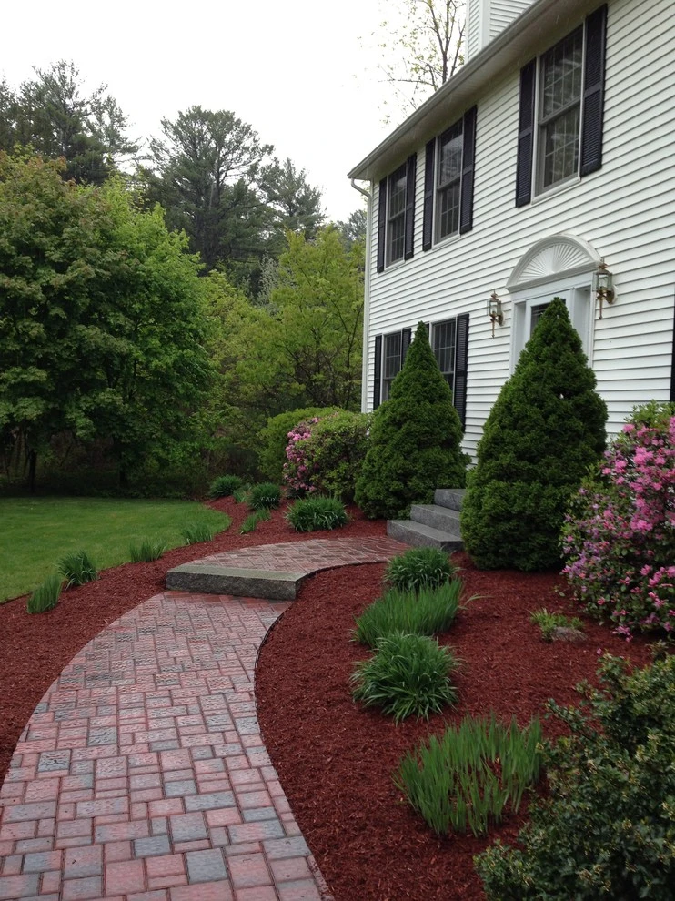Walkway Gilford by A Cut Above Landscaping Inc. - Photo 6