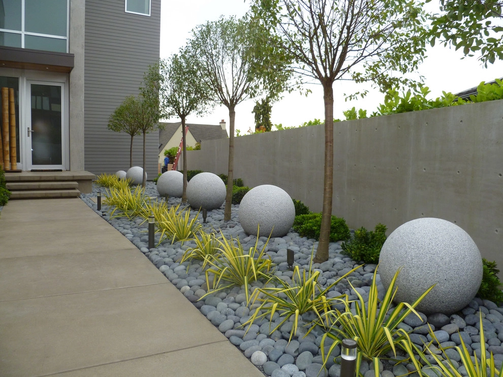 Recent Projects - Contemporary Seattle Residence by Folia Horticultural + Design - Photo 13