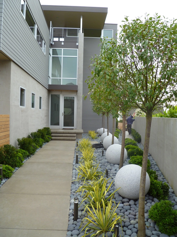 Recent Projects - Contemporary Seattle Residence by Folia Horticultural + Design - Photo 19