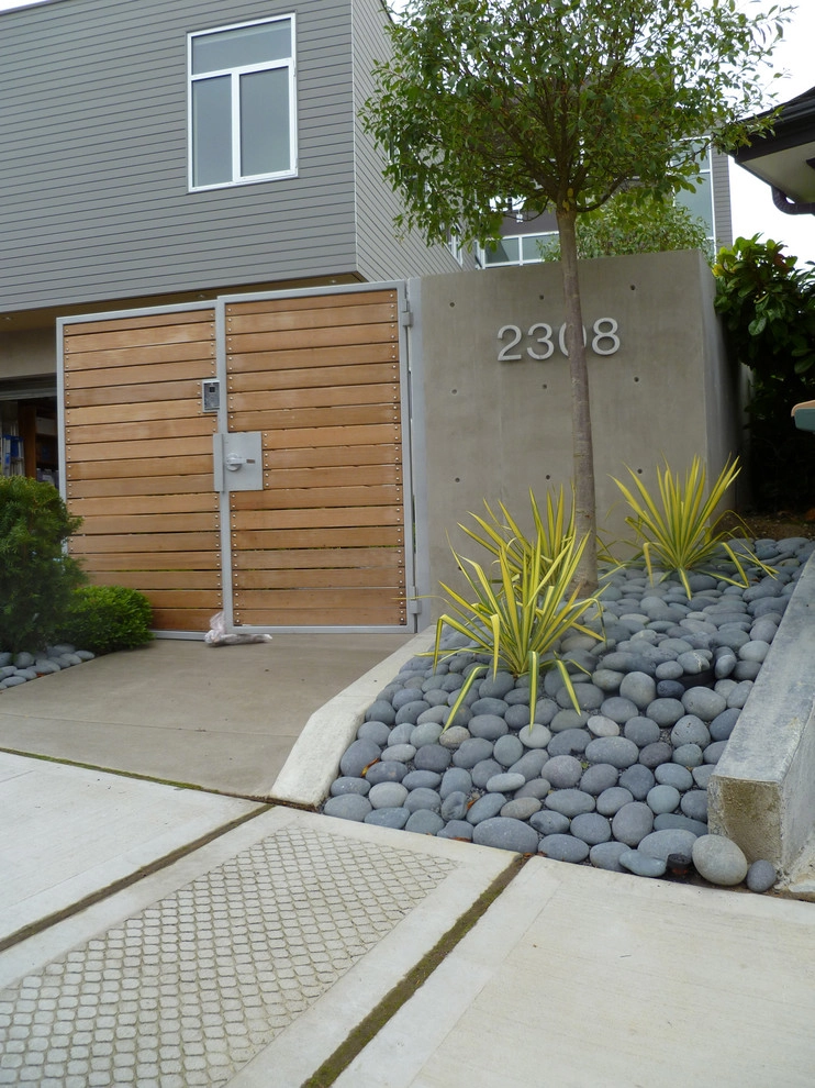 Recent Projects - Contemporary Seattle Residence by Folia Horticultural + Design - Photo 11