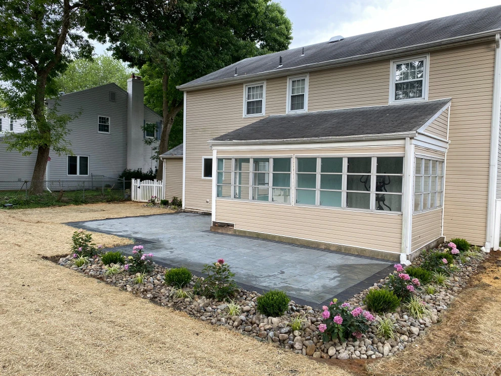 Delview Drive Outdoor Living by Arborvine Landscaping, LLC - Photo 3